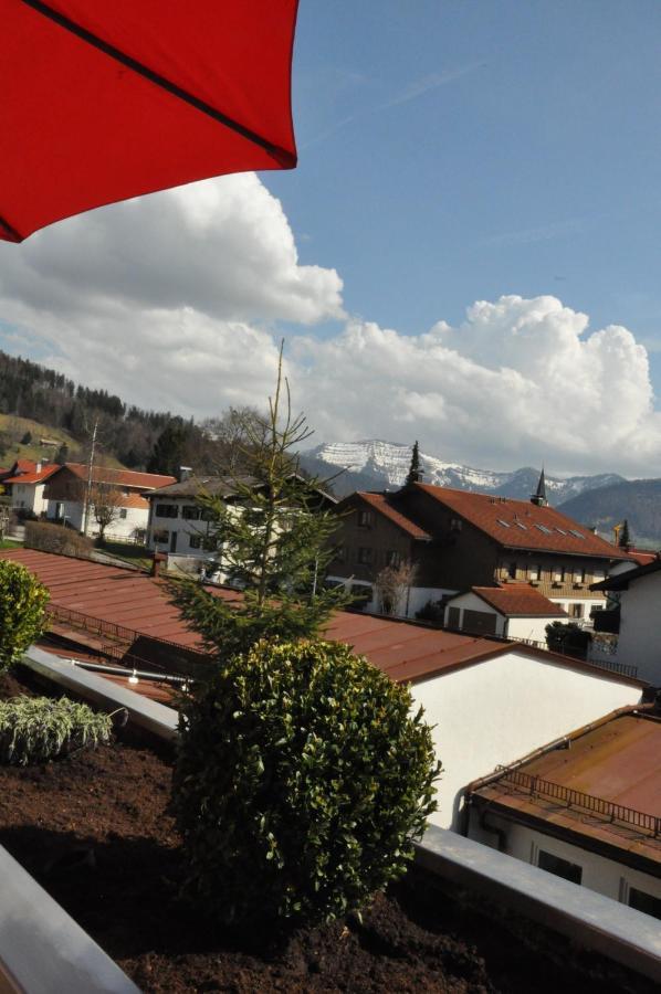 Ferienwohnung ALMI - Alpenglück Traumhafte Whg.m.20qm Dachterr. Oberstaufen Exterior foto